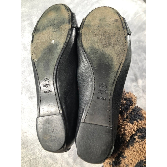 Tory Burch Black Leather Clines Ballet Flats Shoes Slip on Gold Buckle sz 10 1/2 - Picture 2 of 4